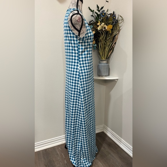 LuLaRoe Blue and White checkered Scoop Neck Cap Sleeve Maxi Dress size Medium - Picture 2 of 7